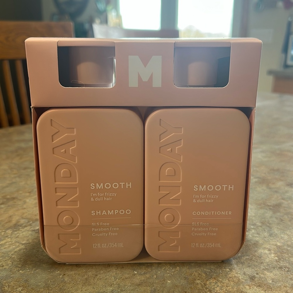 Monday Smooth Shampoo and Conditioner